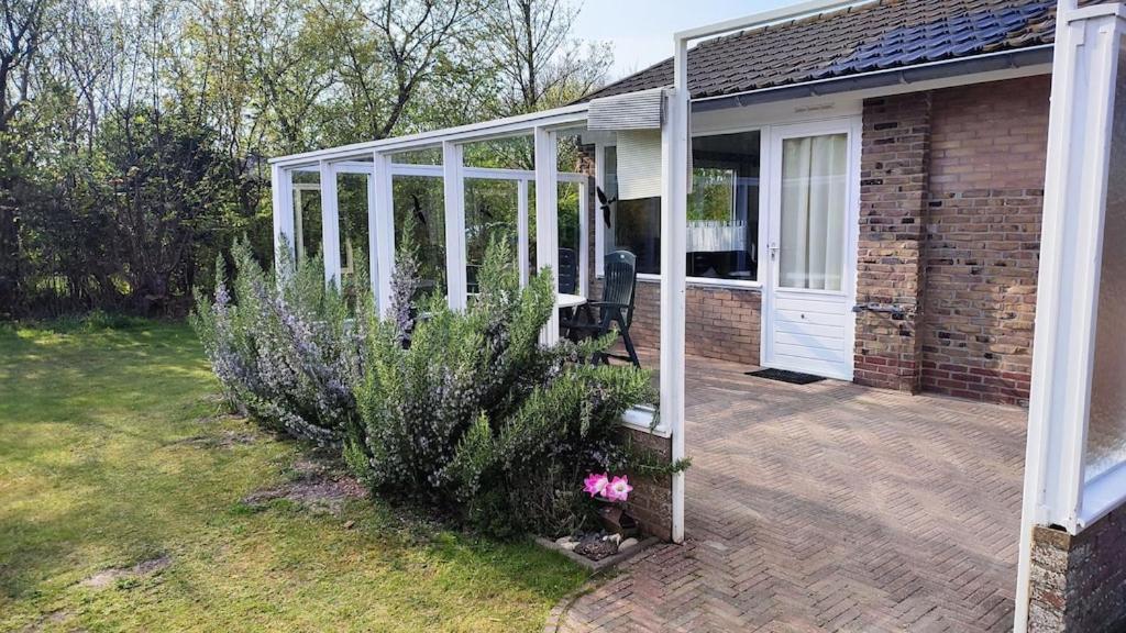 Vakantiehuis Hollum Ameland Dichtbij Strand En Met Ruime Tuin - Ameland39 Nl Exterior photo