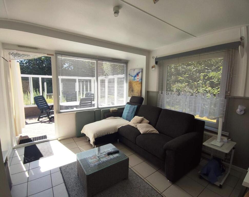 Vakantiehuis Hollum Ameland Dichtbij Strand En Met Ruime Tuin - Ameland39 Nl Exterior photo
